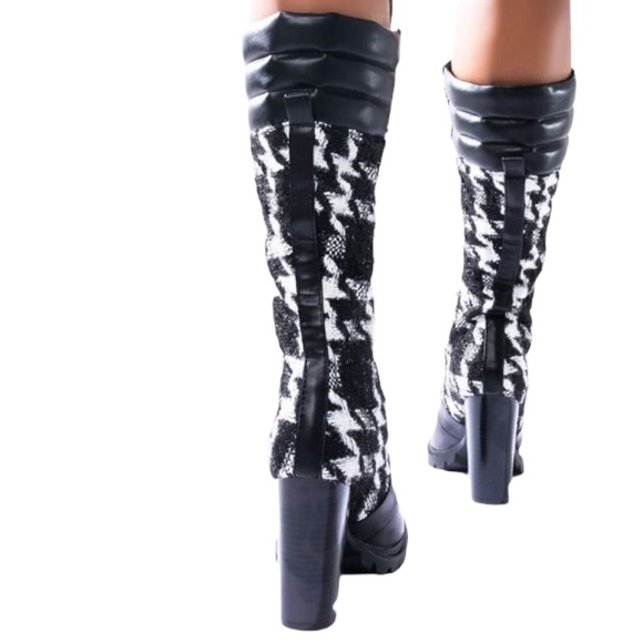 NWT Black and White Heeled Lace Up Boots with HOUNDSTOOTH DESIGN - Picture 3 of 3